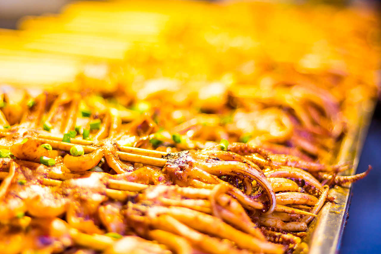 舌尖与光影的交织 在成都锦里品味小吃，珍藏相片冲印的记忆