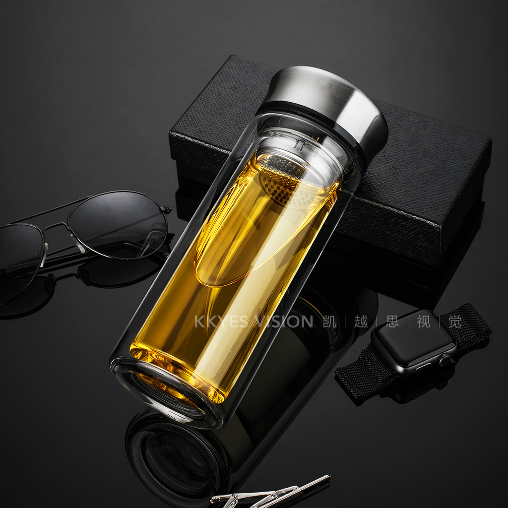 静物摄影中的双层玻璃水杯 光影与质感的艺术呈现